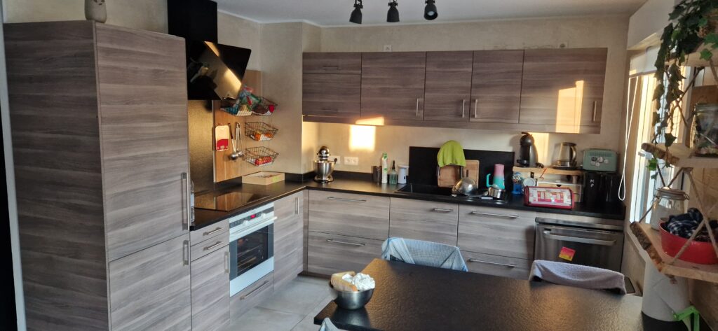Covering cuisine – photo avant rénovation, meuble ancien avant transformation | AJ Covering Luxembourg